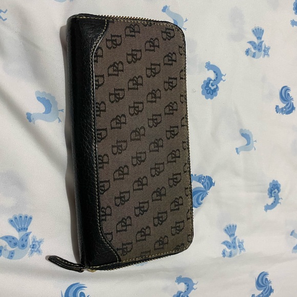 COPY - Vintage Dooney & Bourke Wallet - Picture 1 of 8